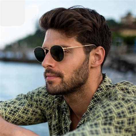 men's retro round sunglasses.